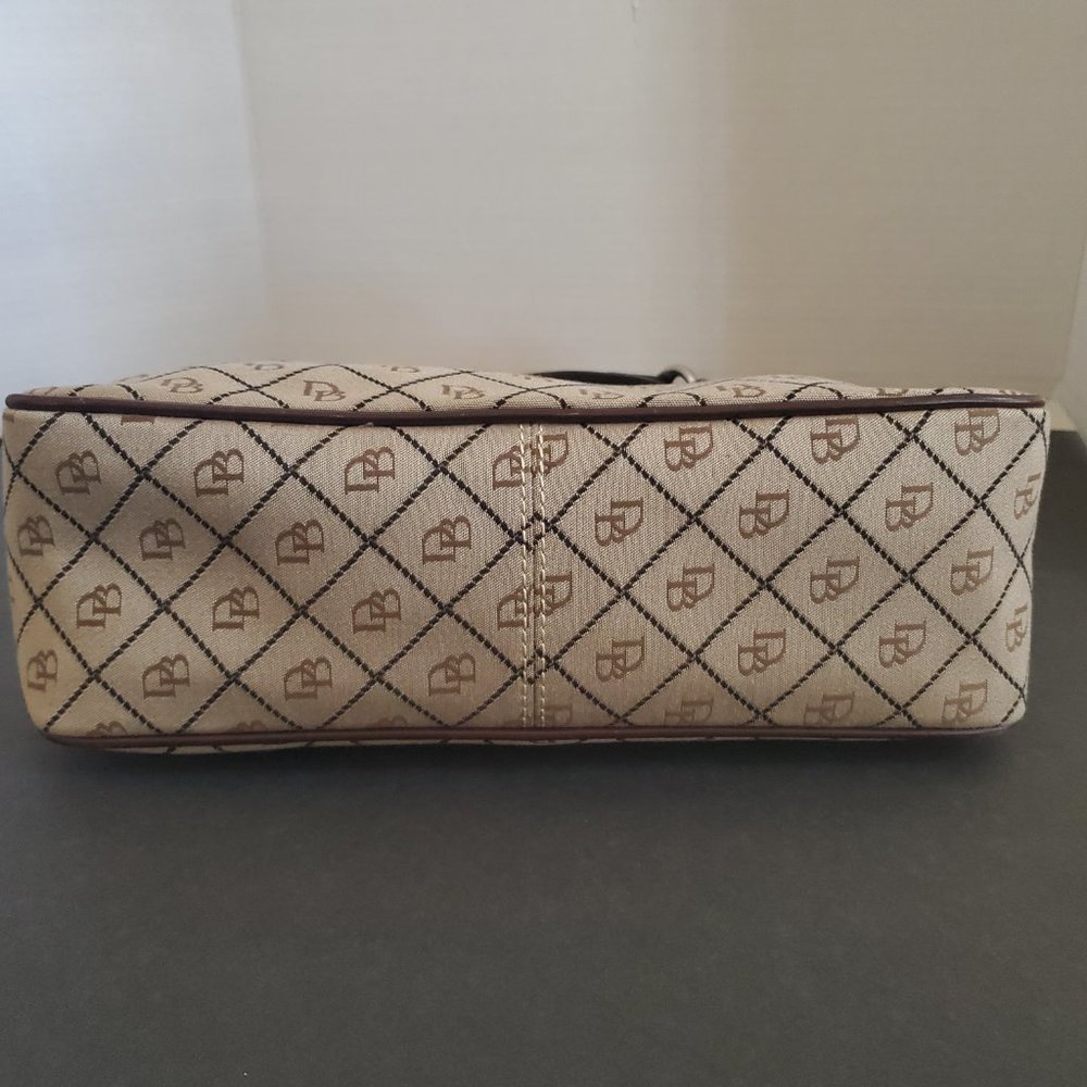 Dooney & Bourke Tan/Brown Signature Bag Like New! - Picture 2 of 10